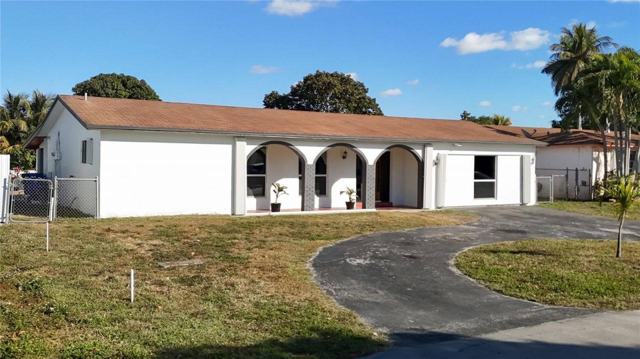 2913 Dolphin Drive, Miramar, FL 33025 Photo