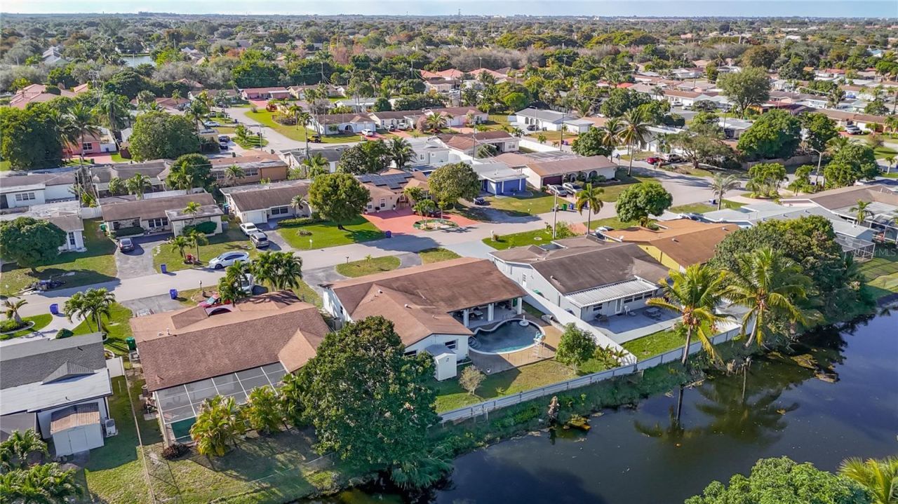 2913 Dolphin Drive, Miramar, FL 33025 Photo