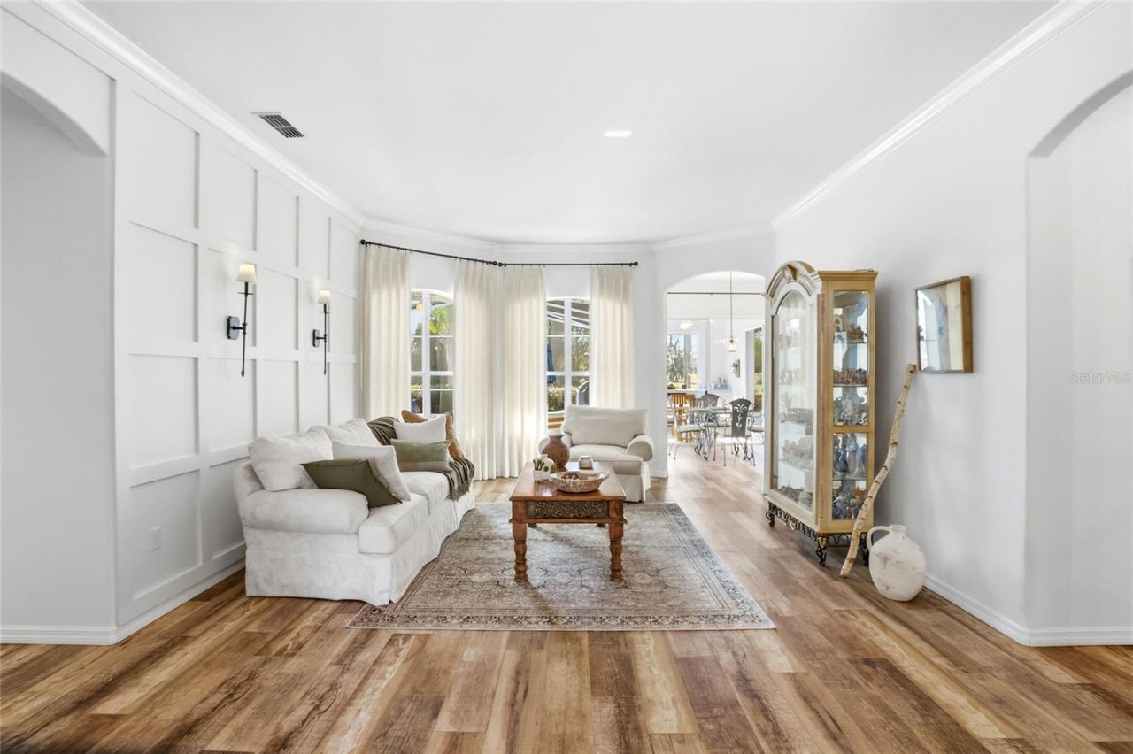 483 N Pine Meadow Drive, Debary, FL 32713 Photo