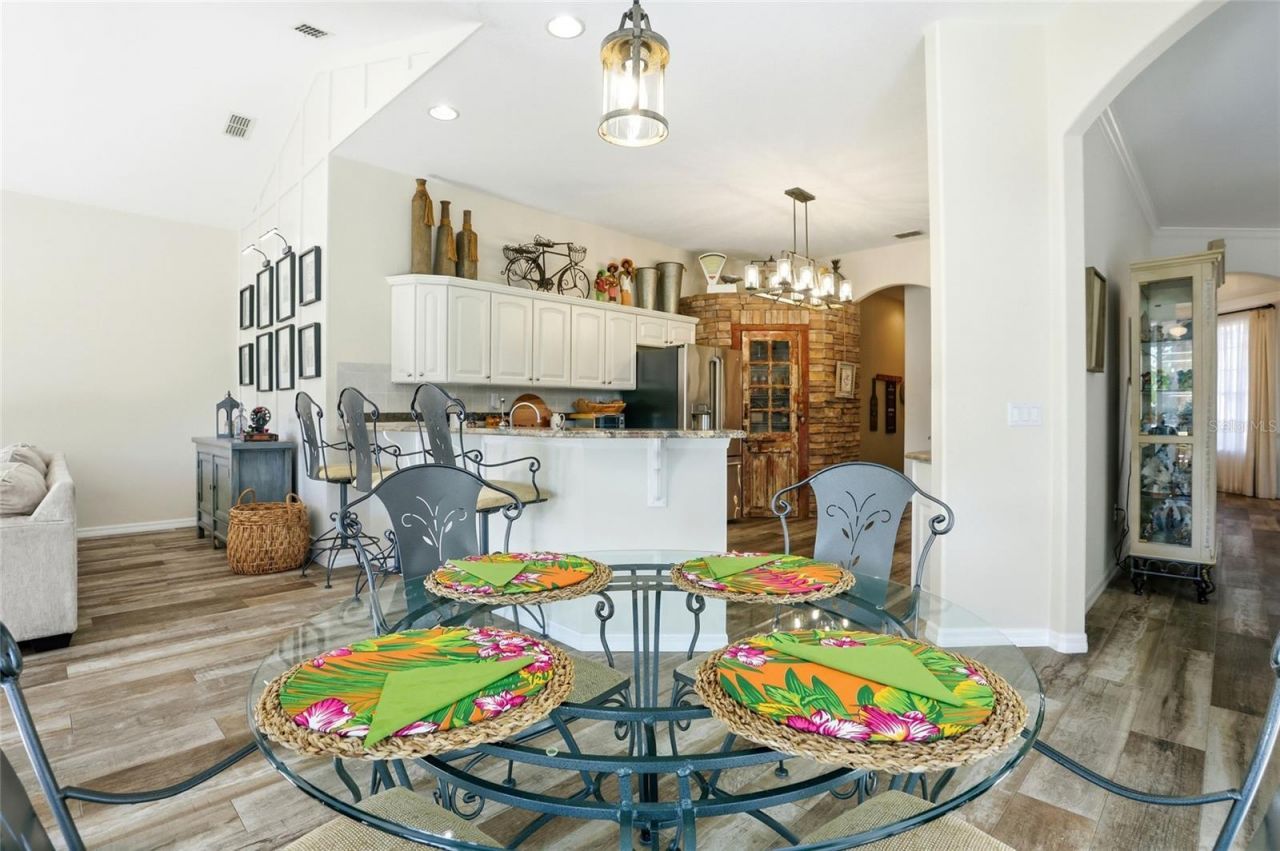 483 N Pine Meadow Drive, Debary, FL 32713 Photo