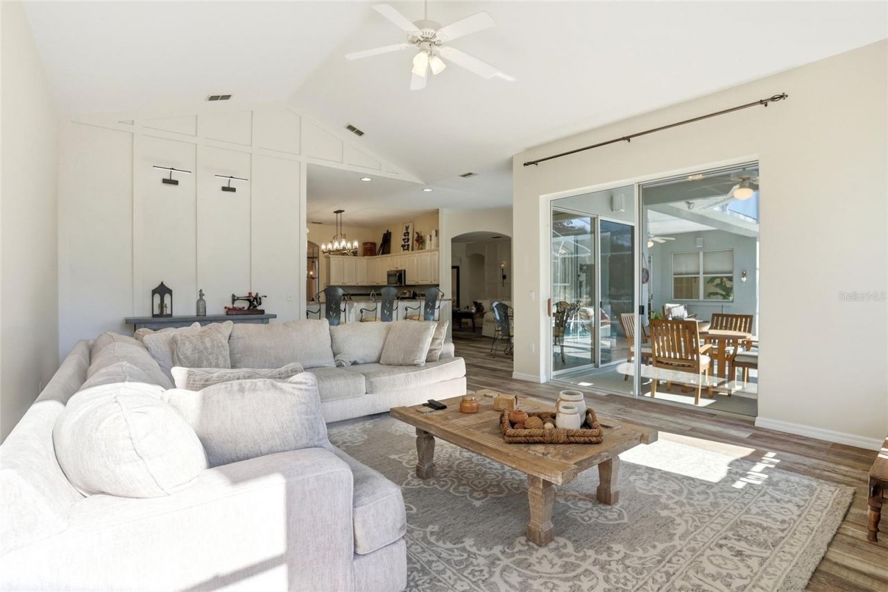 483 N Pine Meadow Drive, Debary, FL 32713 Photo