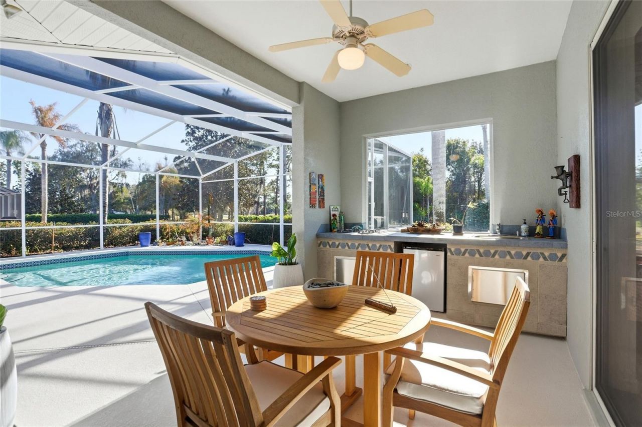 483 N Pine Meadow Drive, Debary, FL 32713 Photo