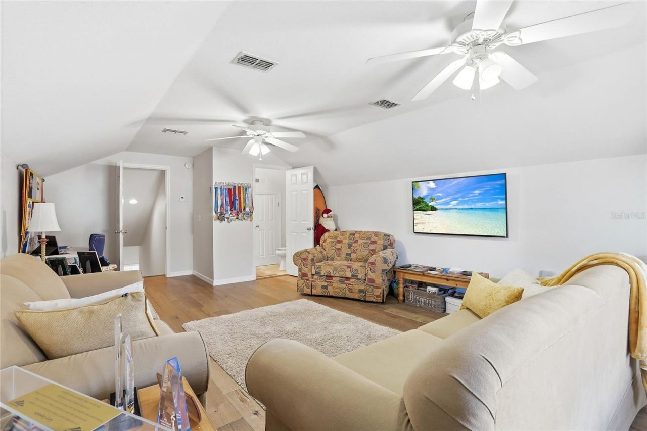 483 N Pine Meadow Drive, Debary, FL 32713 Photo