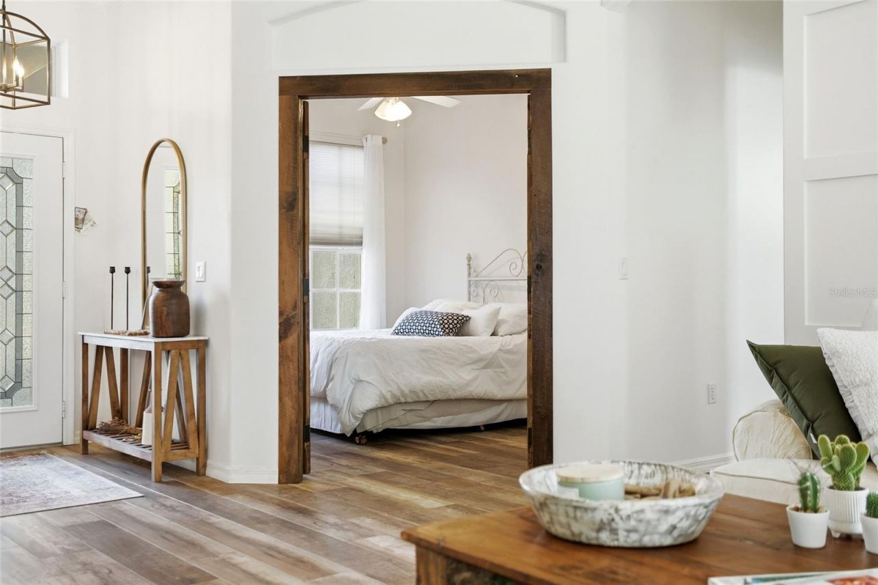 483 N Pine Meadow Drive, Debary, FL 32713 Photo