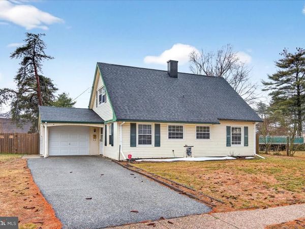 6 SHERWOOD LANE, WILLINGBORO, NJ 08046