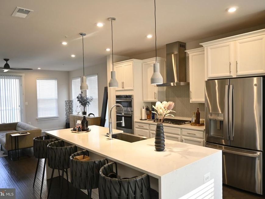 2527 Emerald Branch Drive, Hyattsville, MD 20782 Main Photo