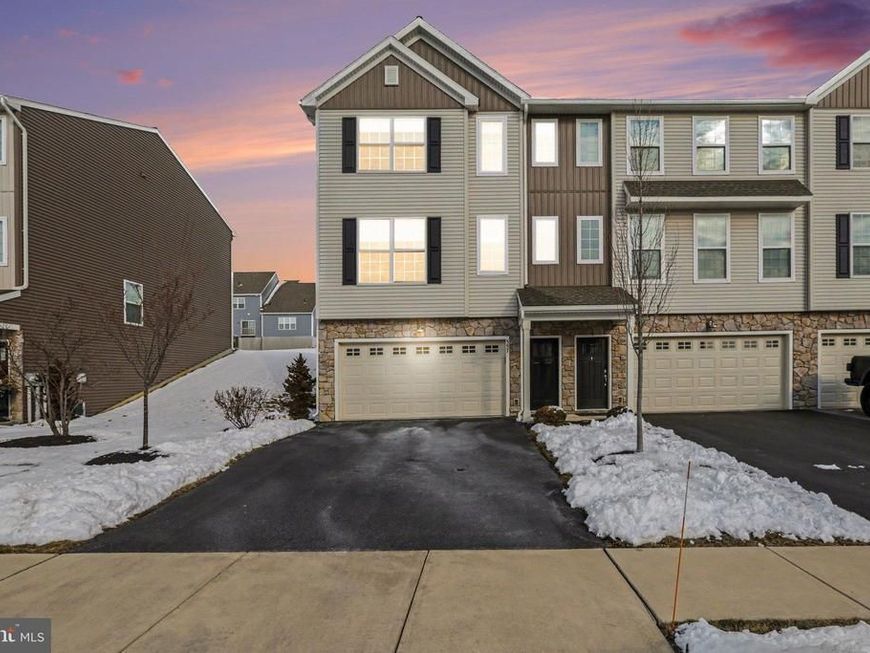 557 Brook Shire Court, Mechanicsburg, PA 17055 Main Photo