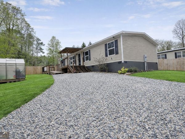 112 Fisherman Cove, Lavonia, GA 30553