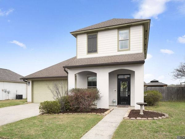 2715 Boudreaux Ave, Zachary, LA 70791
