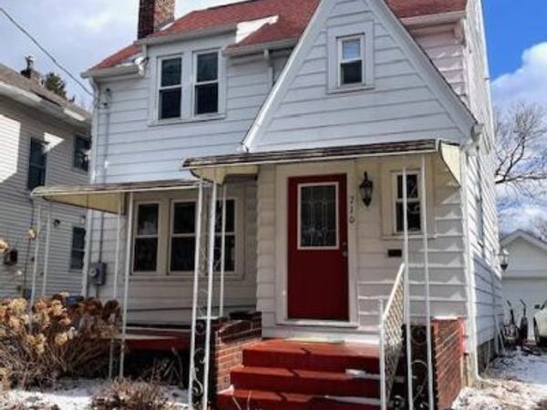 710 N Hayford Avenue, Lansing, MI 48912