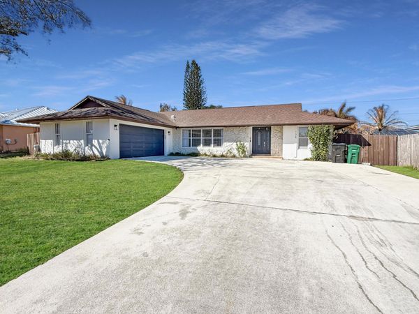 138 NW Friar Street, Port Saint Lucie, FL 34983