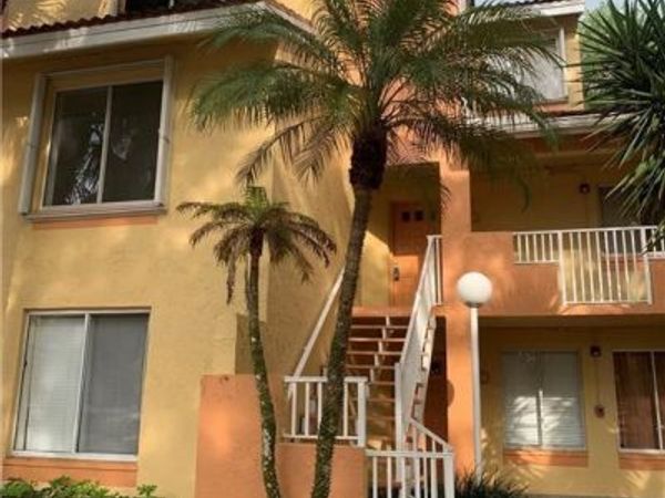 1043 Coral Club Drive, Coral Springs, FL 33071