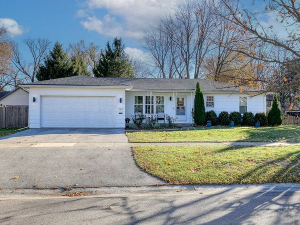 724 S Jefferson Street, Batavia, IL 60510