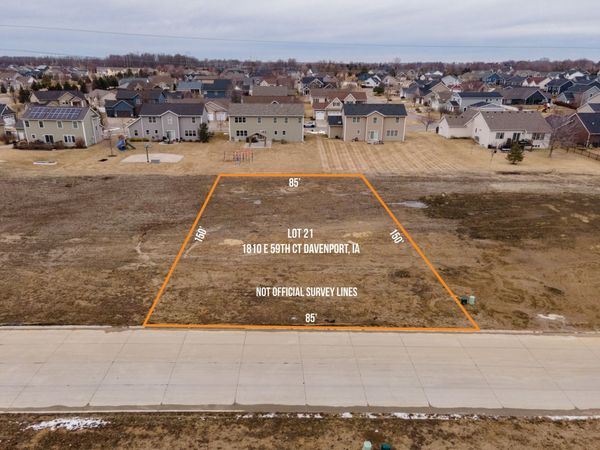 1810 E 59TH Court , Davenport, IA 52807