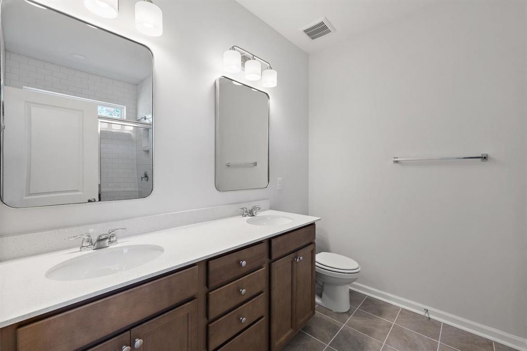 456 Eagleview Drive Photo 12