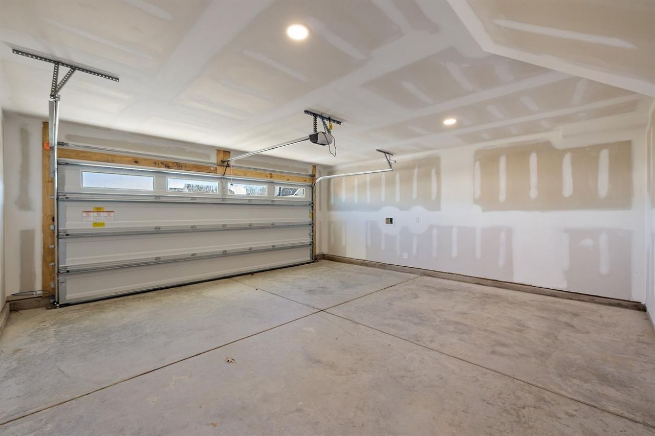 456 Eagleview Drive Photo 16