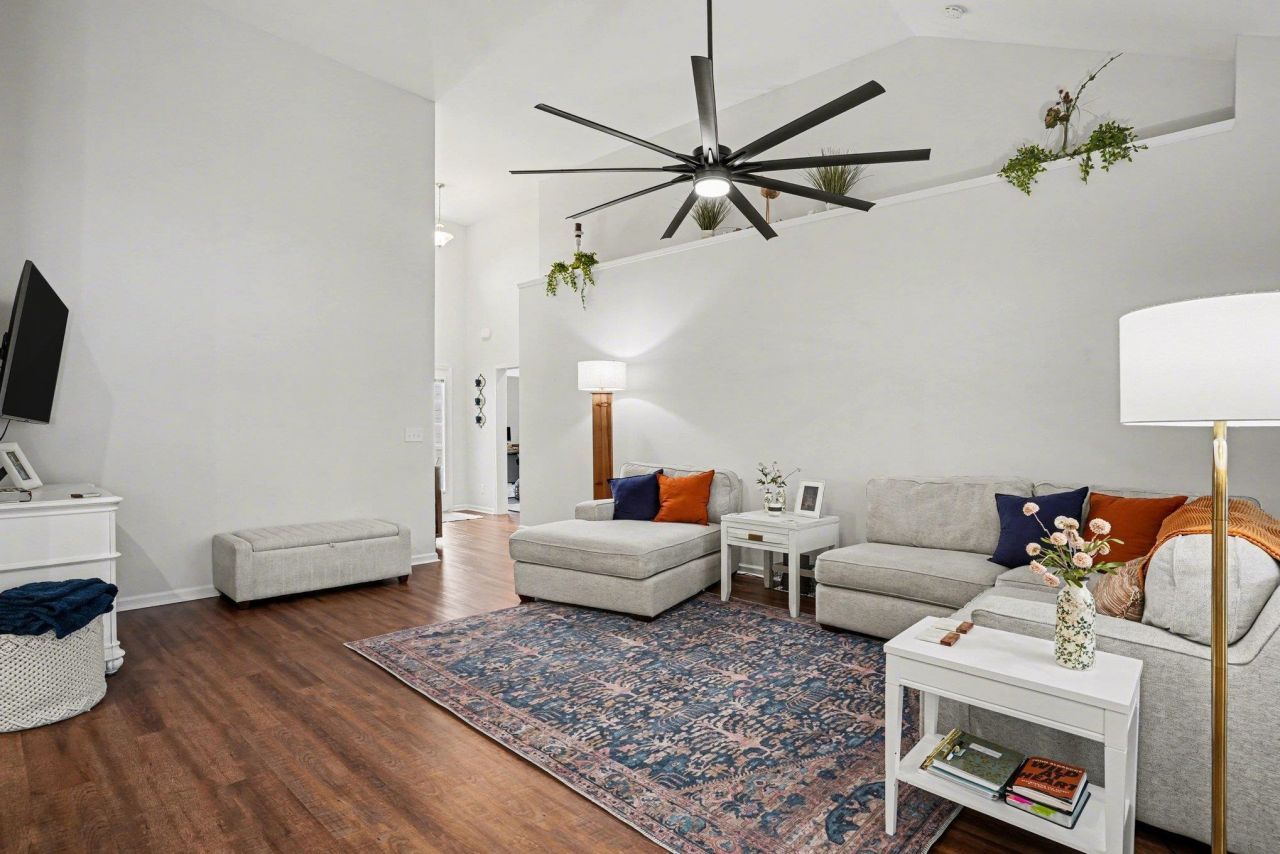 410 Grain Field Dr. Photo 7