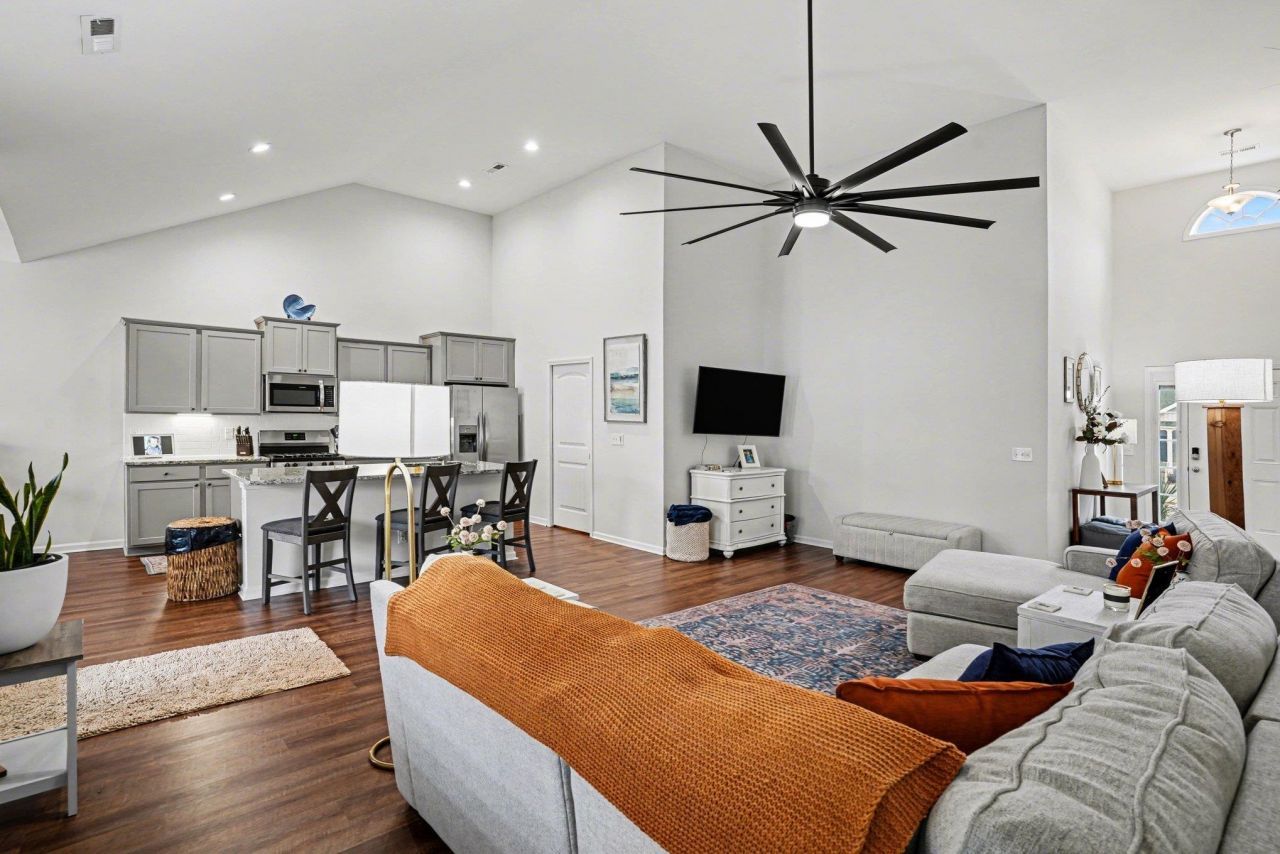 410 Grain Field Dr. Photo 9