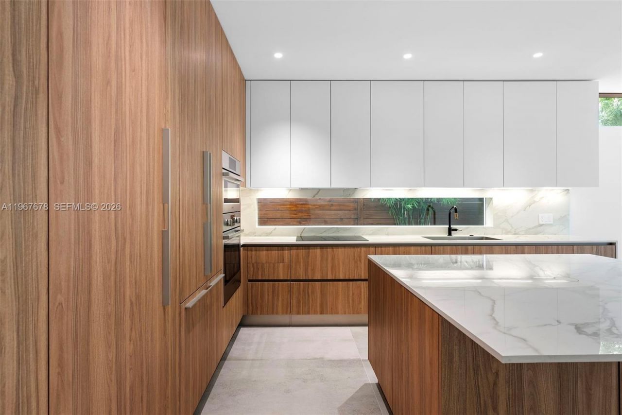 3119 Plaza St, Miami, FL 33133 Photo