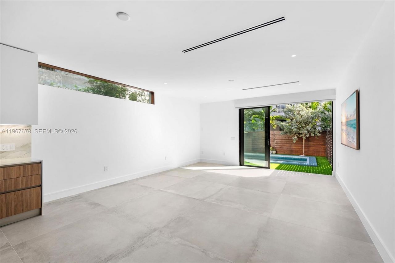 3119 Plaza St, Miami, FL 33133 Photo