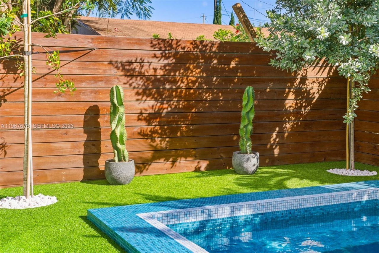 3119 Plaza St, Miami, FL 33133 Photo