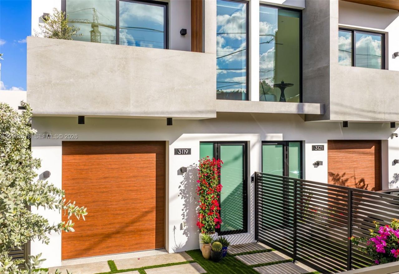 3119 Plaza St, Miami, FL 33133 Photo