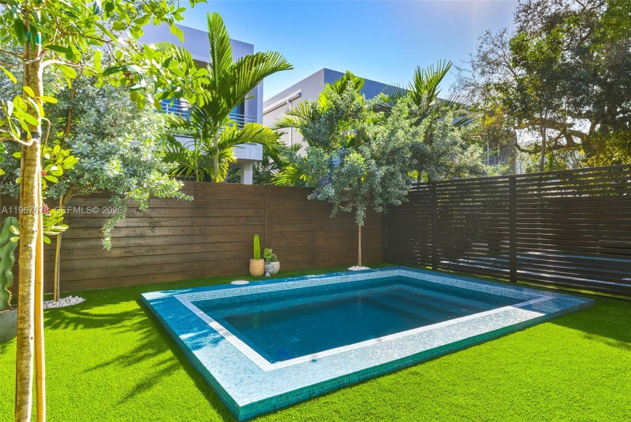 3119 Plaza St, Miami, FL 33133 Photo