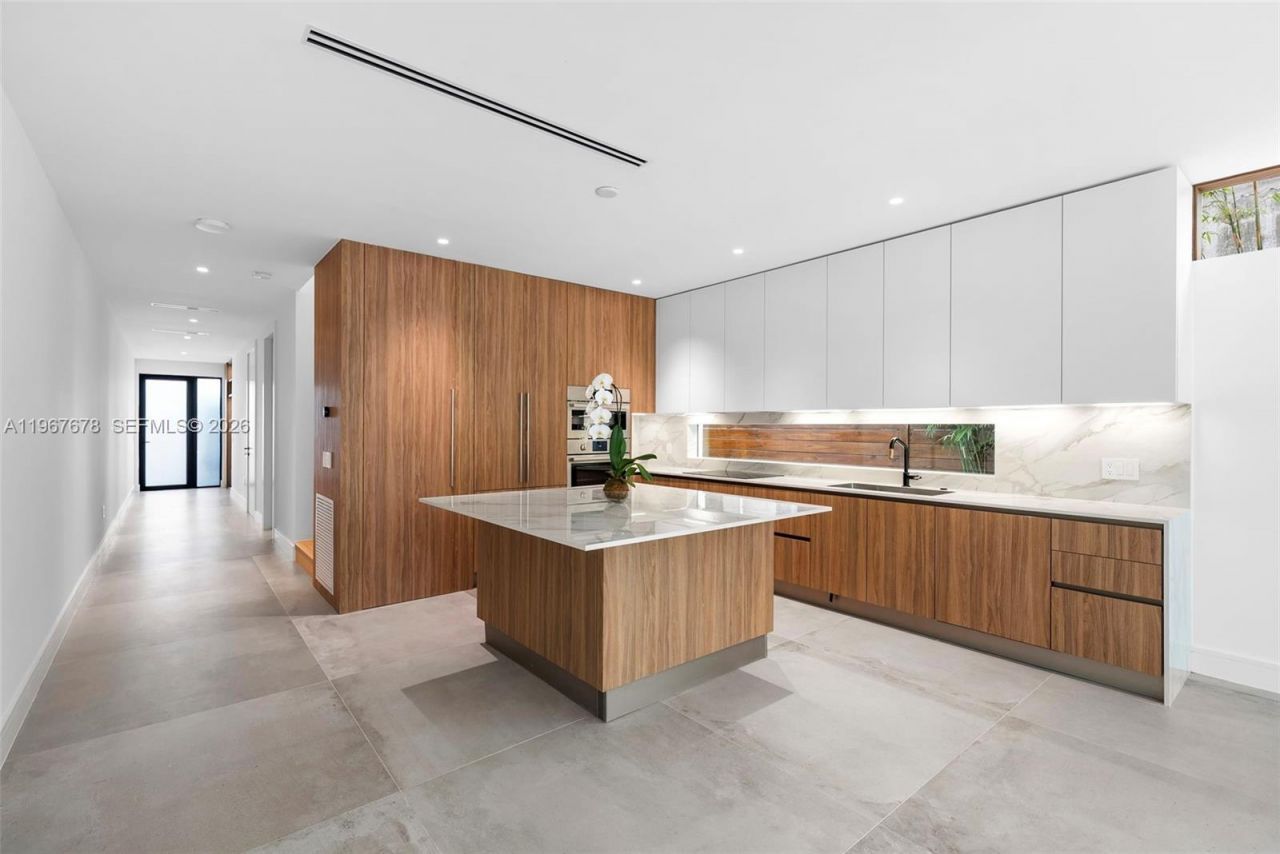 3119 Plaza St, Miami, FL 33133 Photo