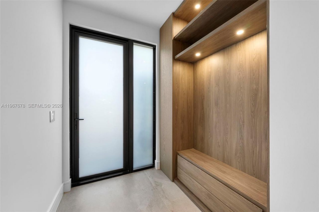 3119 Plaza St, Miami, FL 33133 Photo