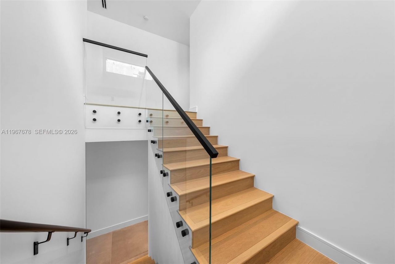 3119 Plaza St, Miami, FL 33133 Photo