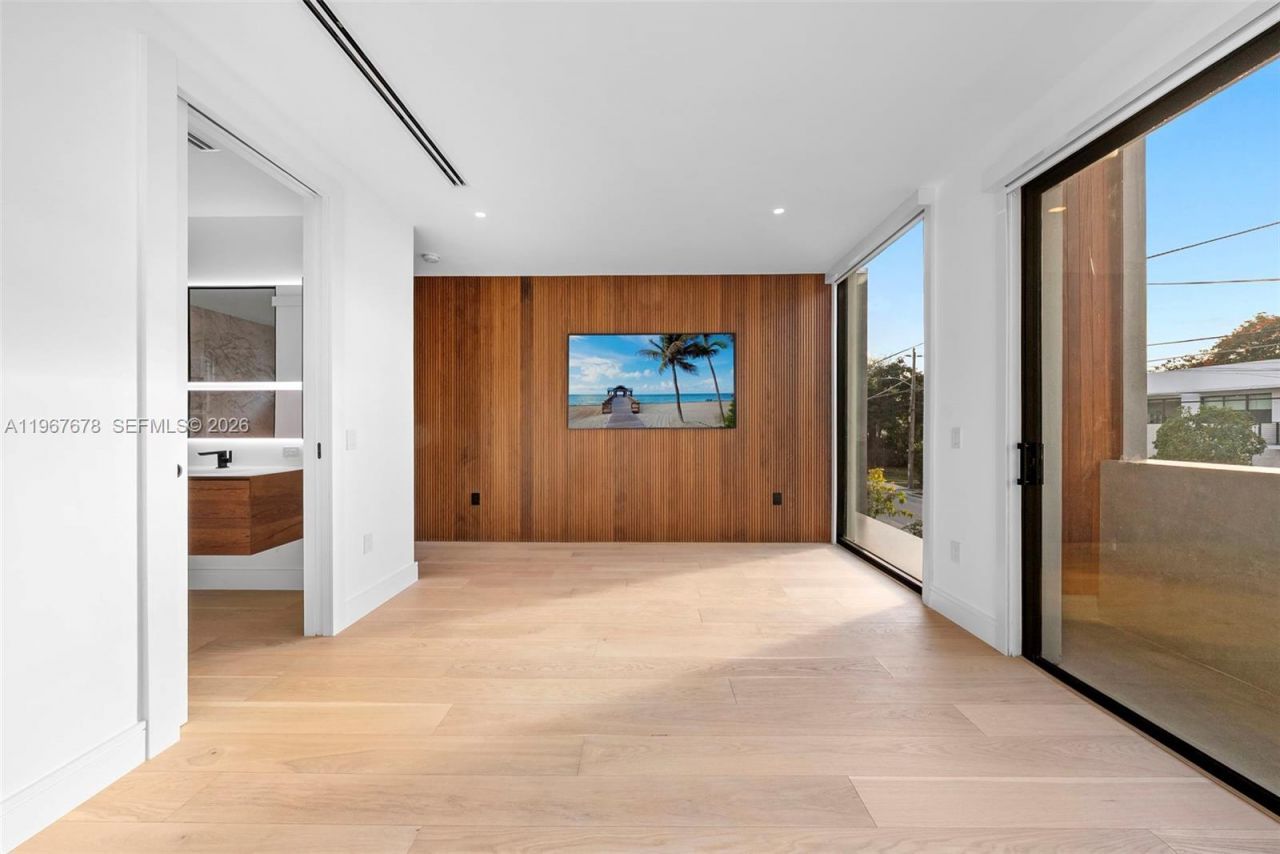 3119 Plaza St, Miami, FL 33133 Photo