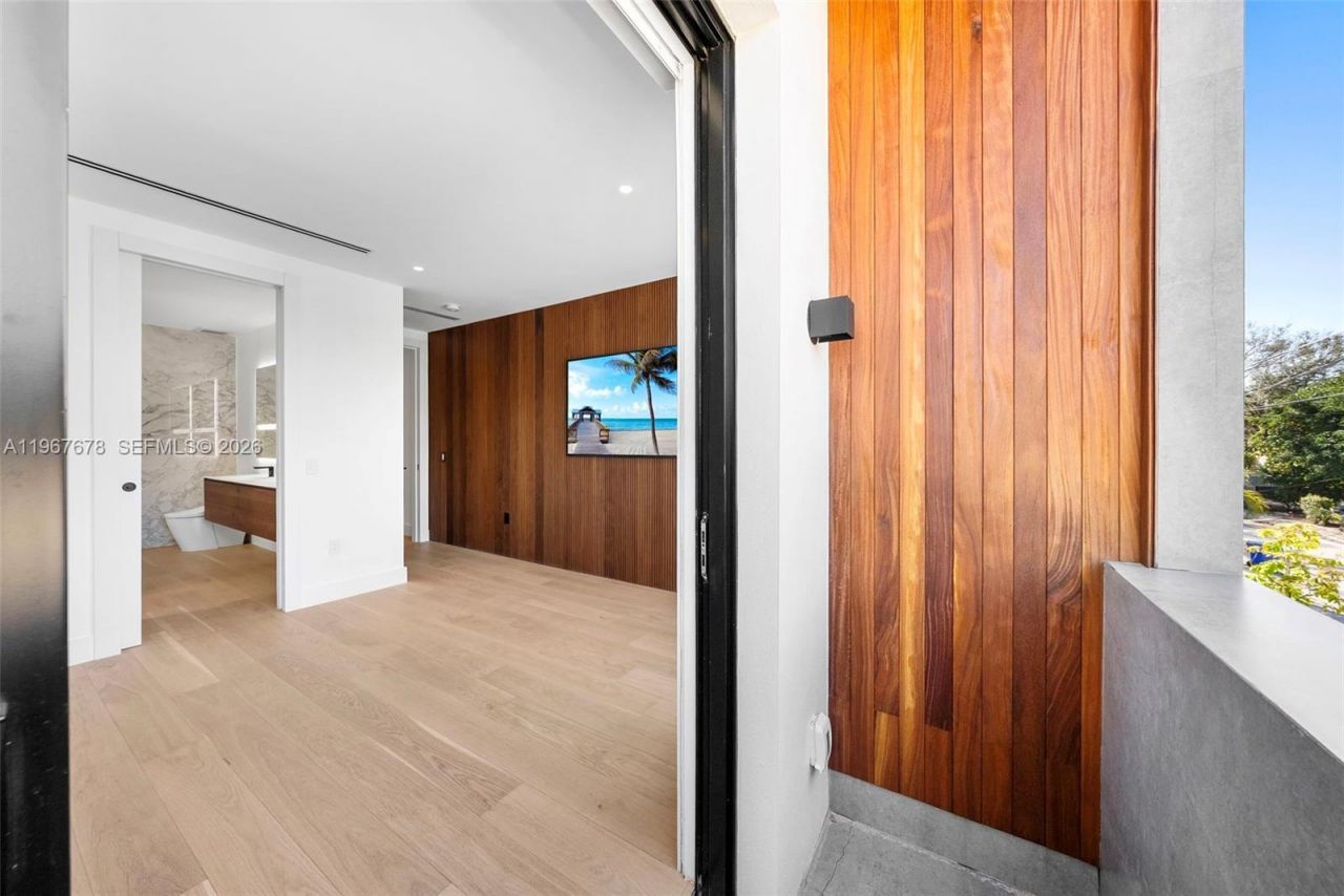 3119 Plaza St, Miami, FL 33133 Photo