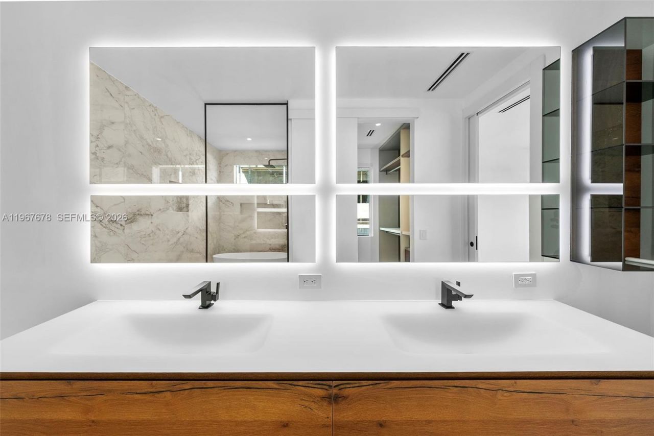 3119 Plaza St, Miami, FL 33133 Photo