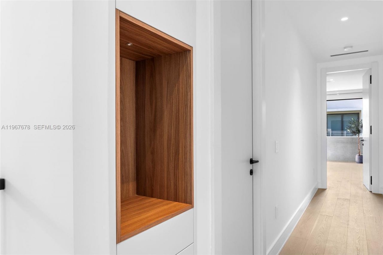 3119 Plaza St, Miami, FL 33133 Photo