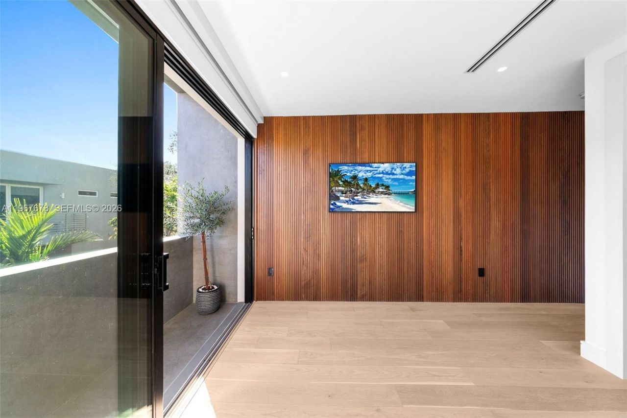 3119 Plaza St, Miami, FL 33133 Photo