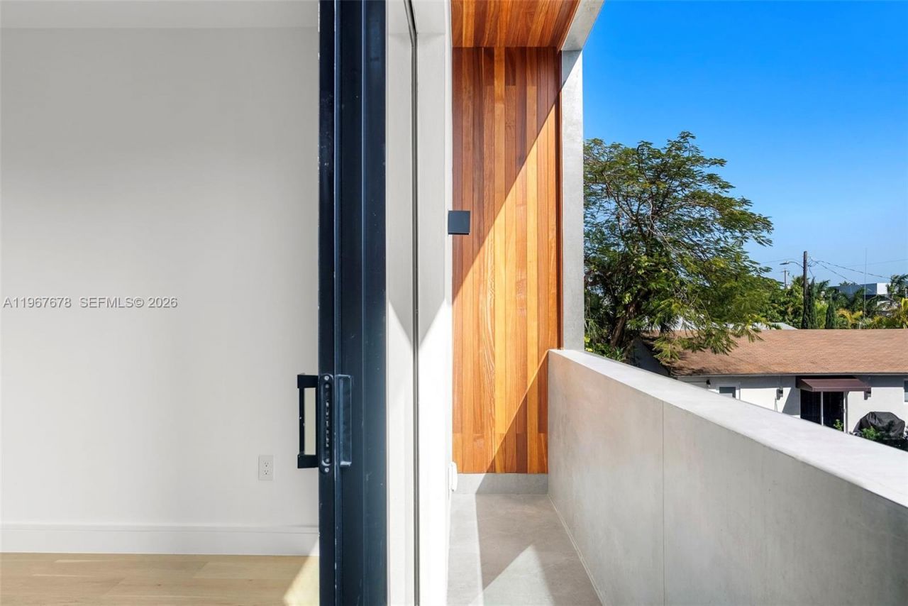 3119 Plaza St, Miami, FL 33133 Photo