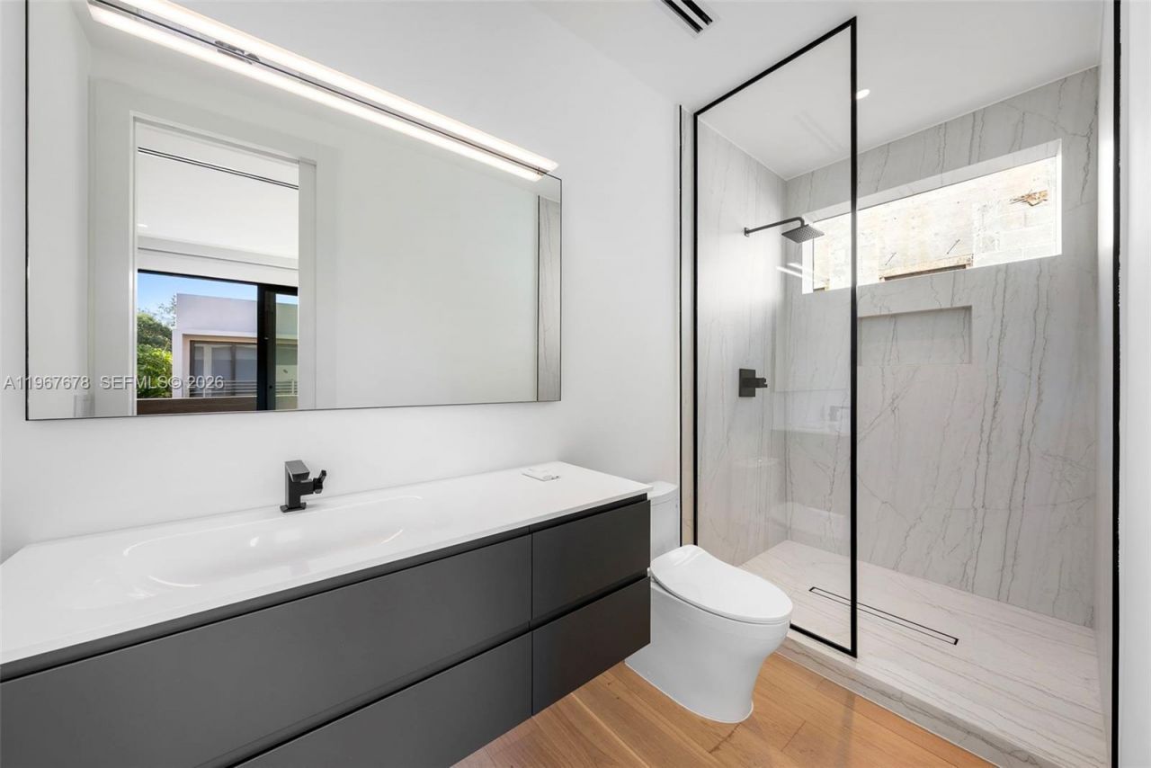 3119 Plaza St, Miami, FL 33133 Photo