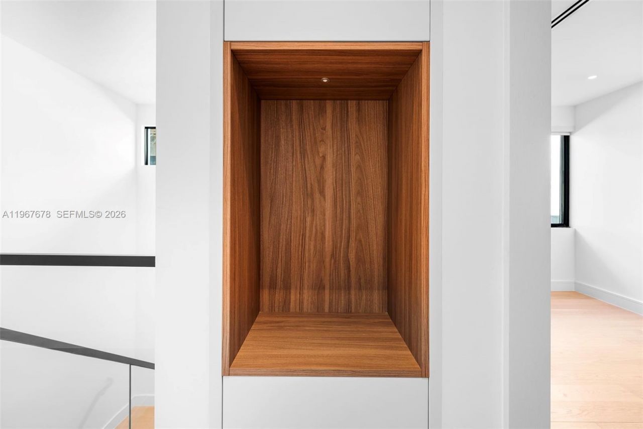 3119 Plaza St, Miami, FL 33133 Photo