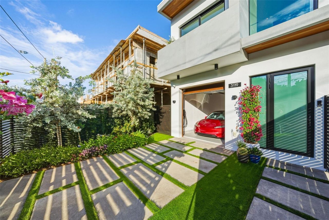 3119 Plaza St, Miami, FL 33133 Photo