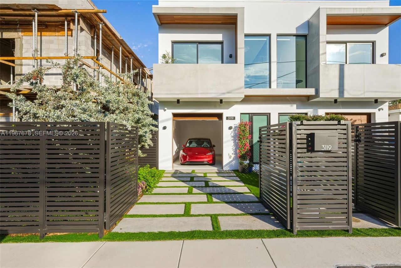 3119 Plaza St, Miami, FL 33133 Photo