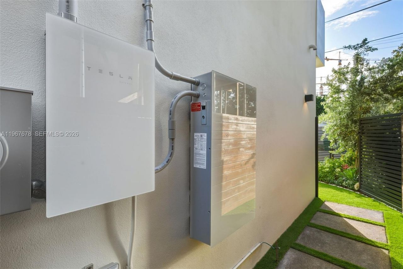 3119 Plaza St, Miami, FL 33133 Photo