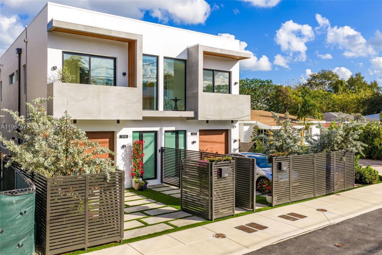 3119 Plaza St, Miami, FL 33133 Photo