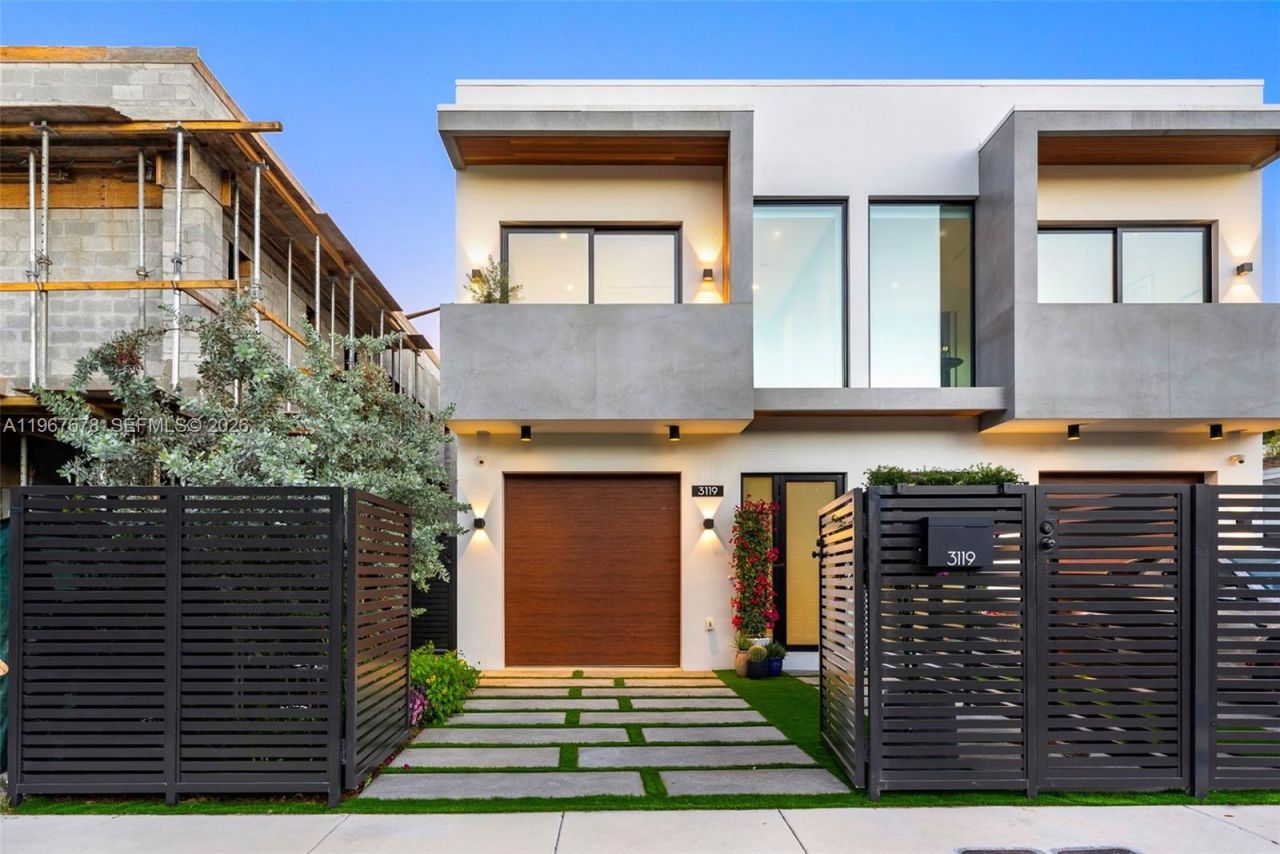 3119 Plaza St, Miami, FL 33133 Photo