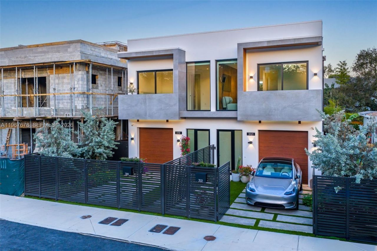 3119 Plaza St, Miami, FL 33133 Photo