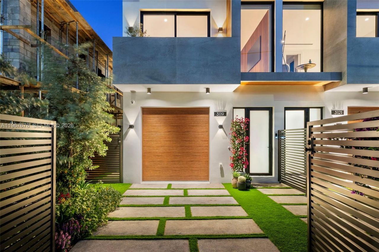 3119 Plaza St, Miami, FL 33133 Photo