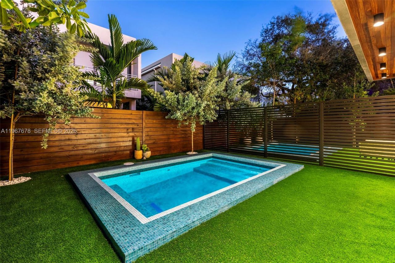 3119 Plaza St, Miami, FL 33133 Photo