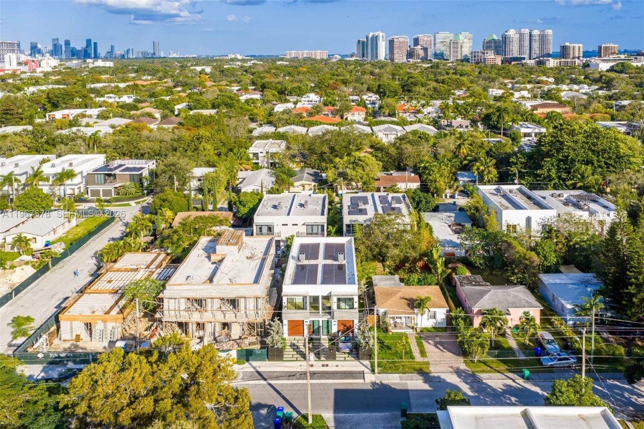 3119 Plaza St, Miami, FL 33133 Photo