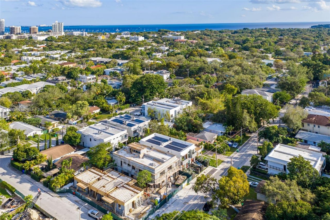 3119 Plaza St, Miami, FL 33133 Photo