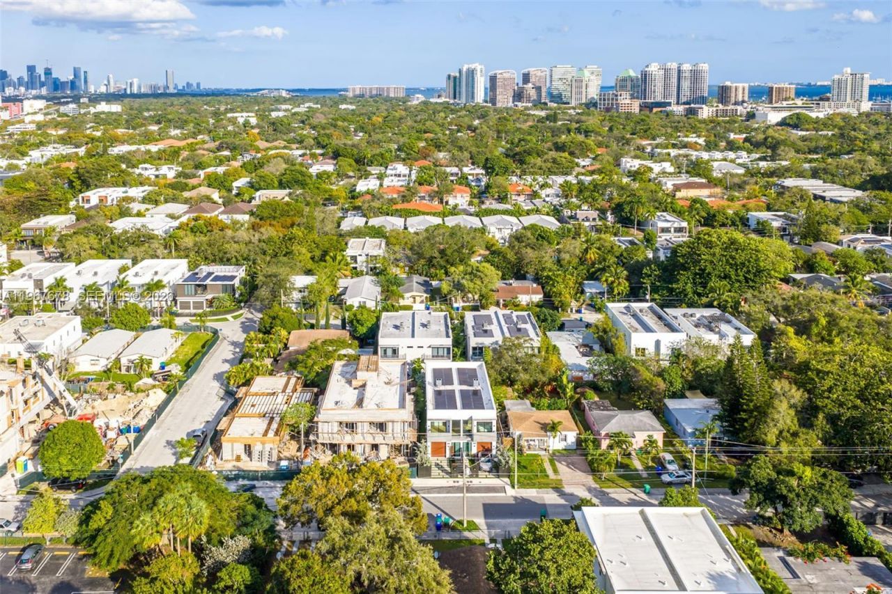 3119 Plaza St, Miami, FL 33133 Photo