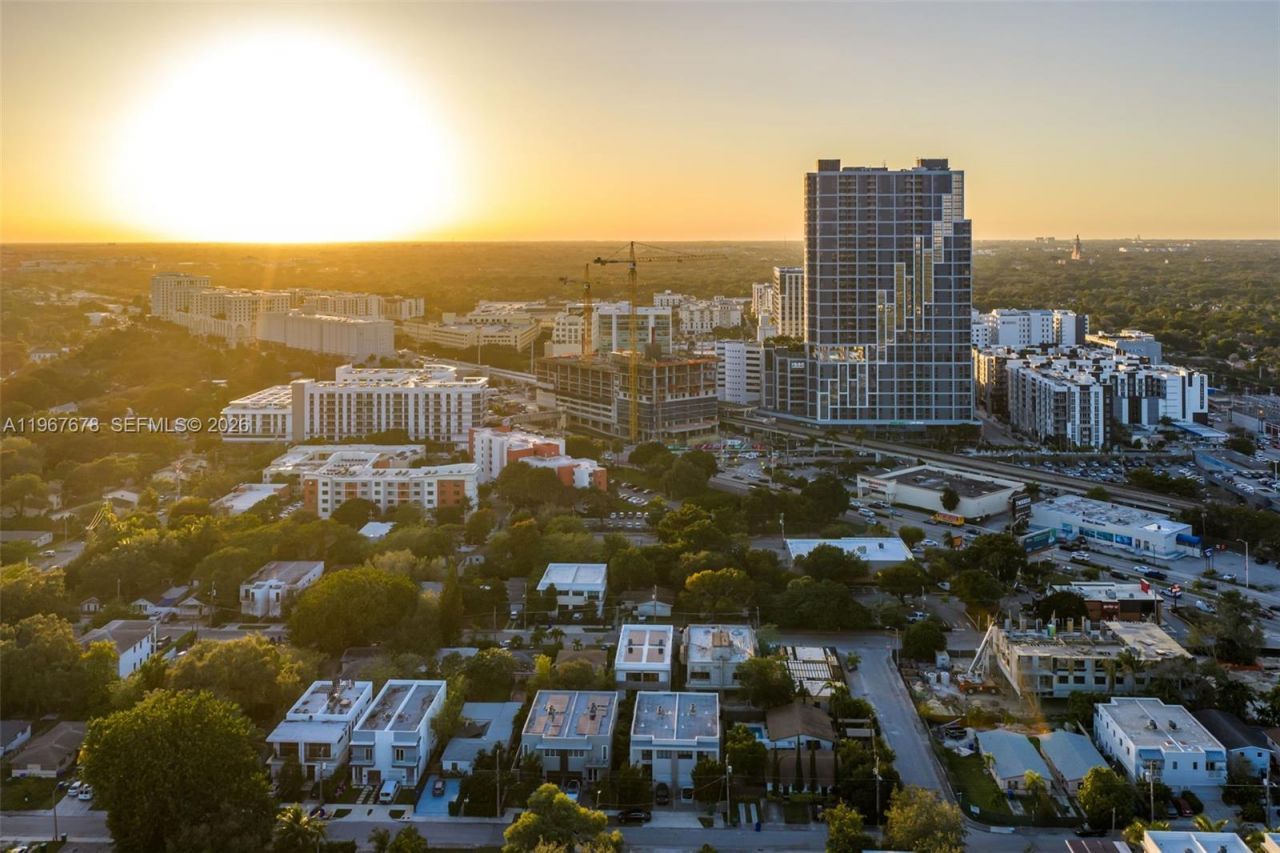 3119 Plaza St, Miami, FL 33133 Photo